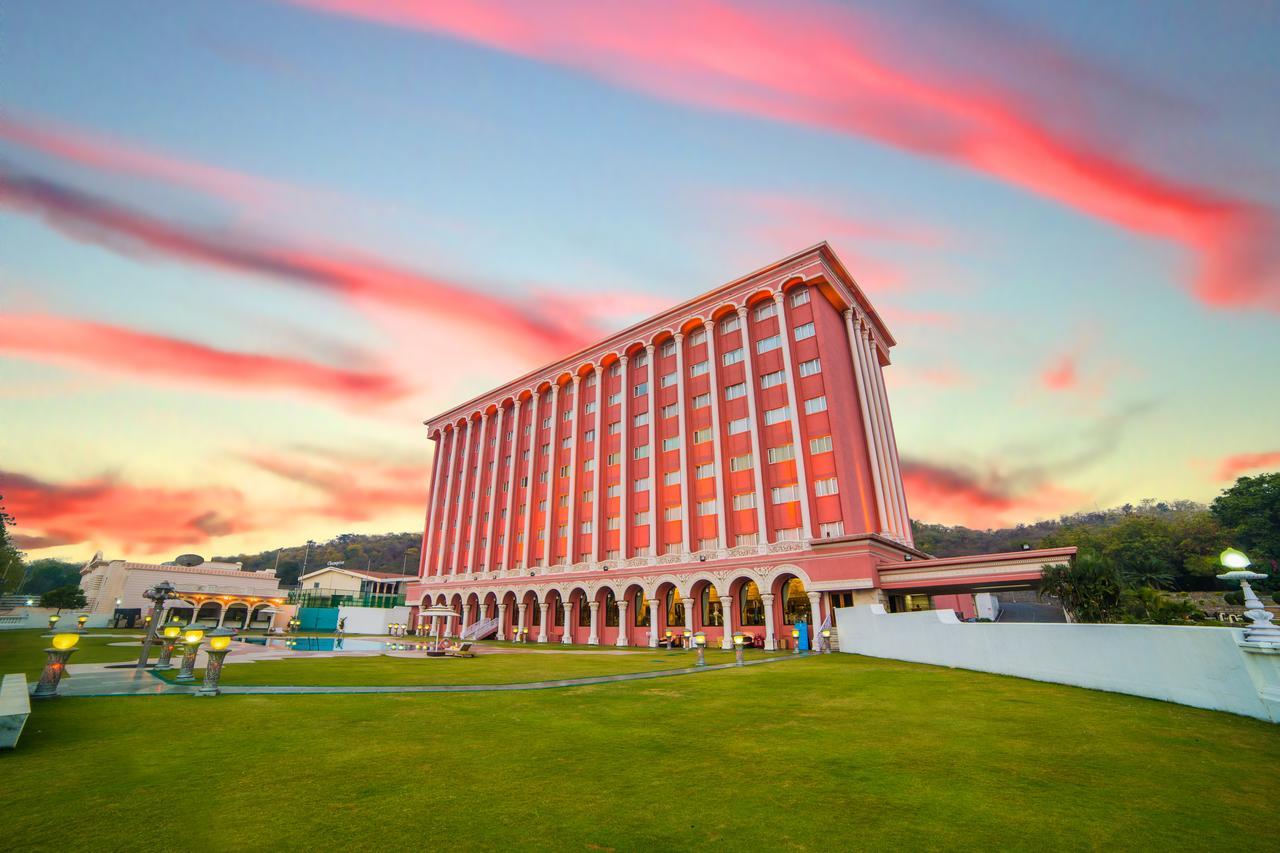 Ramoji Film City- Sitara Luxury Hotel Pedda Ambarpet Eksteriør bilde